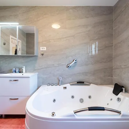Gorgeous In With Wifi Apartment Sukosan