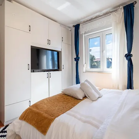 Apartment Gorgeous In With Wifi Sukosan
