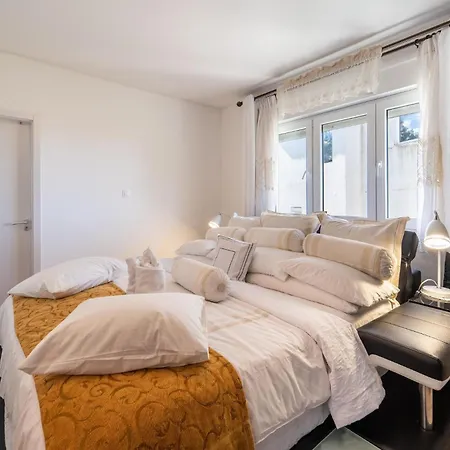 Apartment Gorgeous In With Wifi