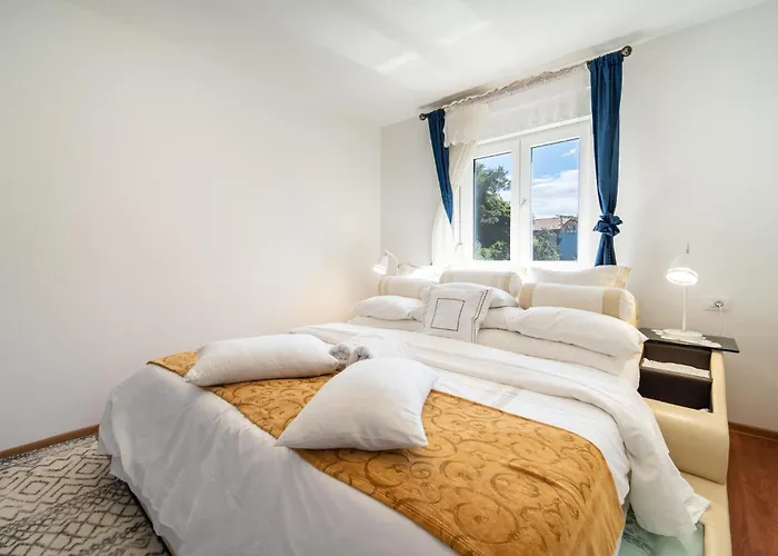 Apartman In With Wifi Sukošan